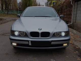 BMW 5 Series foto 7