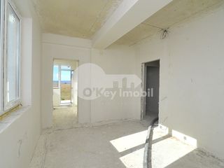 Apartament cu 5 camere, Durlești, str. Dimo, 114000 € ! foto 7