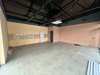 Arenda Spatiu Comercial in or.Edinet,Centru foto 3