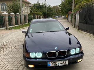 BMW 5 Series foto 1