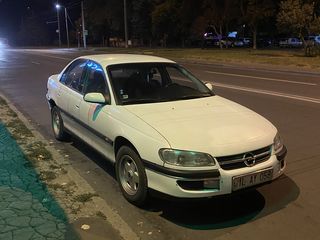 Opel Omega foto 1