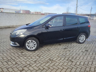 Renault Grand Scenic foto 2