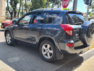 Toyota Rav 4 foto 4