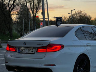 BMW 5 Series foto 2