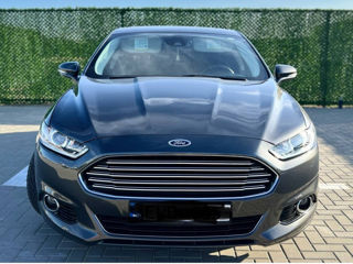 Ford Fusion foto 2