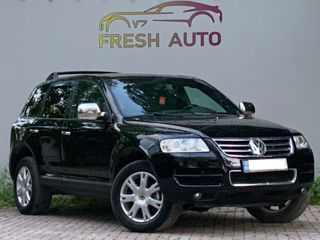 Volkswagen Touareg foto 1