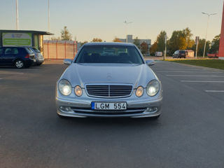 Mercedes E-Class foto 1