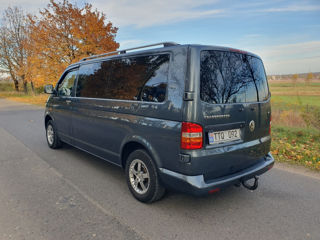 Volkswagen Caravelle foto 3