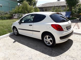 Peugeot 207 foto 5