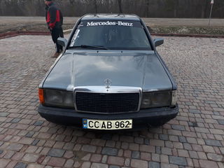 Mercedes 190 foto 1