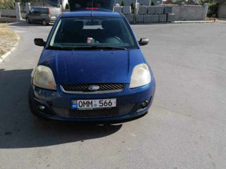 Ford Fiesta foto 4