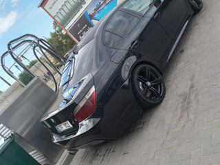 BMW 5 Series foto 1