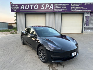 Tesla Model 3 foto 2