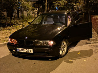 BMW 5 Series foto 2