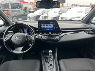 Toyota C-HR foto 8