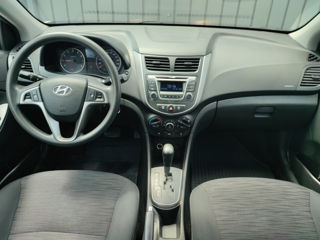 Hyundai Solaris foto 7