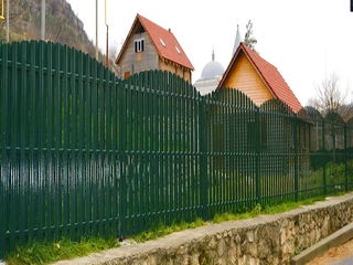 Сварные панели (евро заборы),сетка металлическая,штакетник,столбы,колючая проволока,столбы foto 10