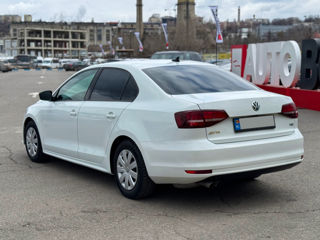 Volkswagen Jetta foto 8