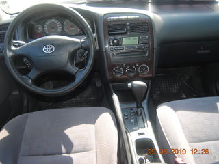 Toyota Avensis foto 7