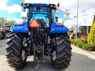 New Holland foto 3