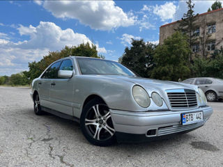 Mercedes E-Class foto 5