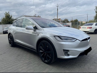 Tesla Model X foto 2