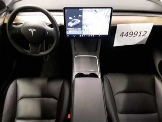 Tesla Model Y foto 3