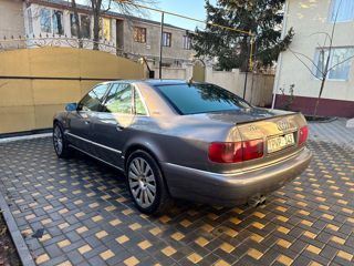 Audi A8 foto 6