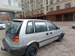 Mitsubishi Space Runner foto 6