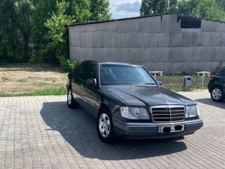 Mercedes Series (W124) foto 1