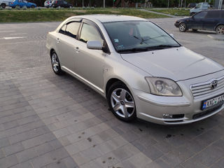 Toyota Avensis фото 2