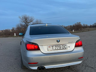 BMW 5 Series foto 2