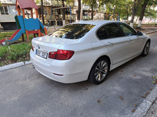 BMW 5 Series foto 2