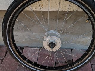 Переднее колесо 20" с динамовтулкой Shimano foto 1