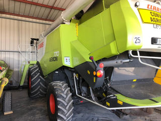 Combina Claas Lexion 770 + Heider Vario 1050