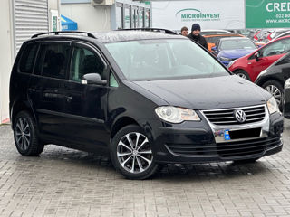 Volkswagen Touran foto 4