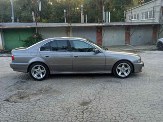 BMW 5 Series foto 6