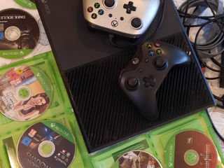 Vînd Xbox One (500 GB cu 2 joystick-uri) foto 2