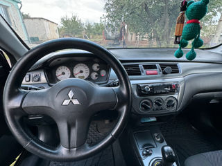 Mitsubishi Lancer foto 10