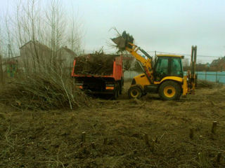 Demolarea constructilor caselor curăţare terenului evacuarea deșeurilor de construcție. 0 foto 8