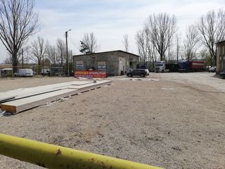 Arenda platformei pu vanzarea mașini agricole Balti Асфальтобетонная площадка 3000 кв. м.,
