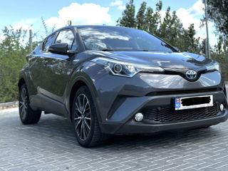 Toyota C-HR foto 2