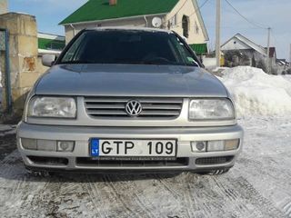Volkswagen Vento foto 1