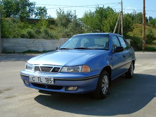 Daewoo Nexia foto 1