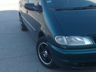 Volkswagen Sharan foto 1