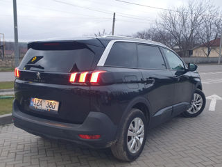 Peugeot 5008 foto 2