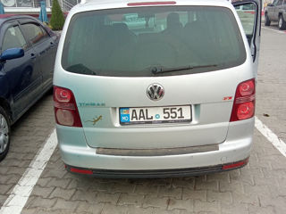 Volkswagen Touran foto 4