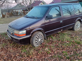 Chrysler Voyager foto 2