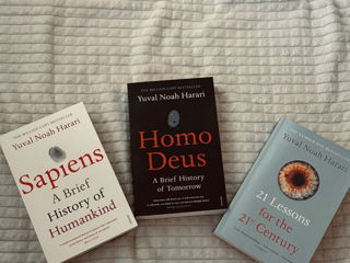 Set de cărți Homo Sapiens , Autor Yuval Noah Harari