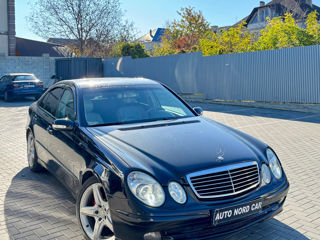 Mercedes E-Class foto 2